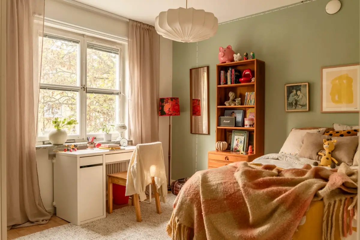 A Light-Filled 1940s Apartment with Vintage Furniture and a Cozy Balcony 30 vintage-decor-1940s-family-apartment-stockholm-nordroom