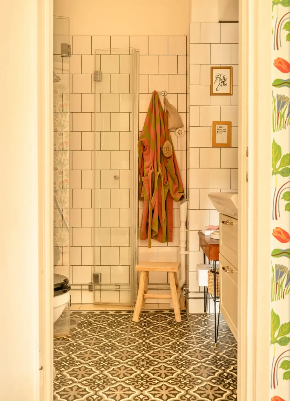 A Light-Filled 1940s Apartment with Vintage Furniture and a Cozy Balcony 40 vintage-decor-1940s-family-apartment-stockholm-nordroom