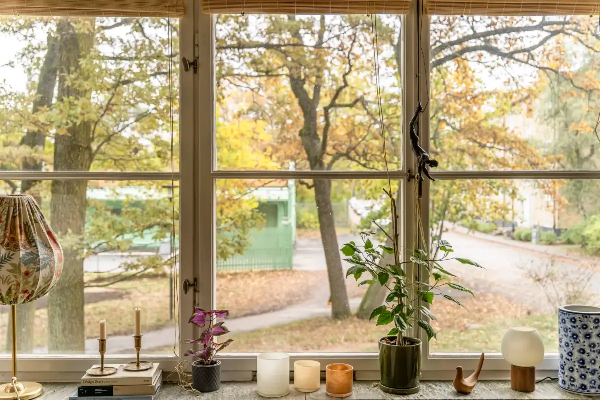 A Light-Filled 1940s Apartment with Vintage Furniture and a Cozy Balcony 15 vintage-decor-1940s-family-apartment-stockholm-nordroom
